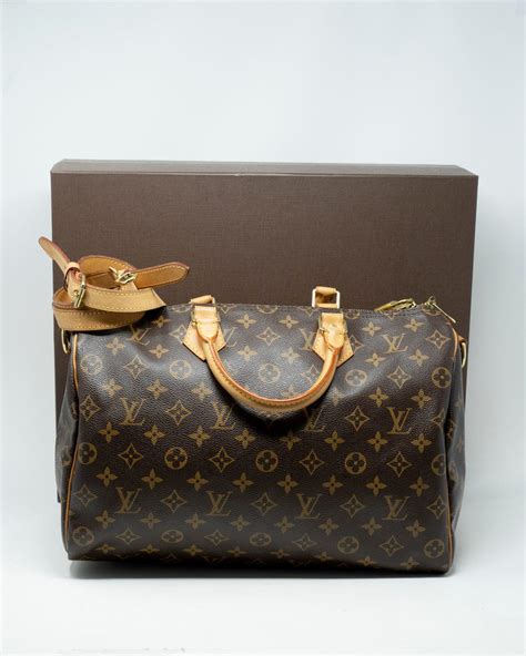 louis vuitton bandouliere 35 bag